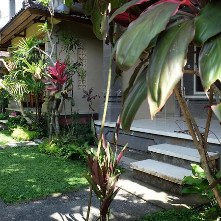 Suastika Guest House Ubud エクステリア 写真