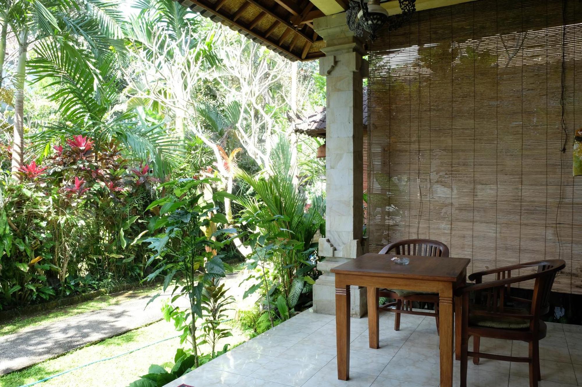 Suastika Guest House Ubud エクステリア 写真