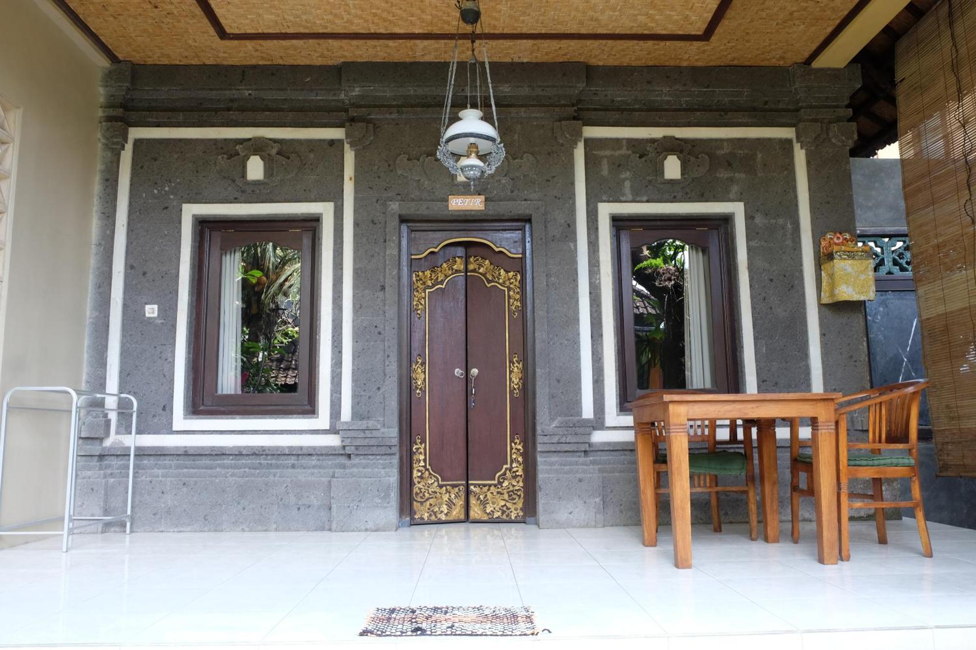 Suastika Guest House Ubud エクステリア 写真